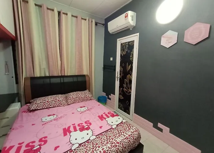 The Handz House II With Wifi - For Family Or Same Gender Only