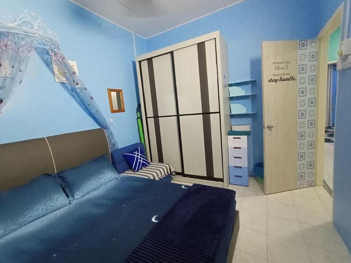 The Handz House Ii With Wifi - For Family Or Same Gender Only Holiday home *