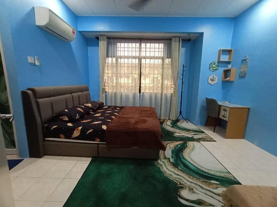 The Handz House Ii With Wifi - For Family Or Same Gender Only *