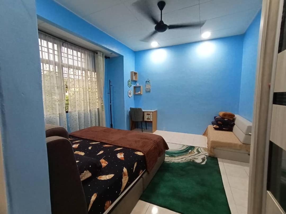 The Handz House Ii With Wifi - For Family Or Same Gender Only Holiday home *